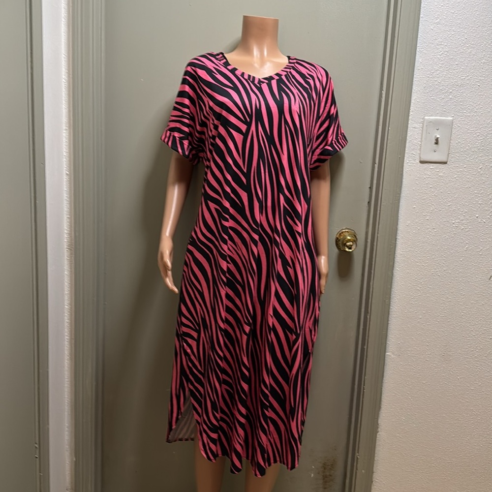 Neon pink Zebra Print V Neck Short Sleeve side pockets Maxi Dress